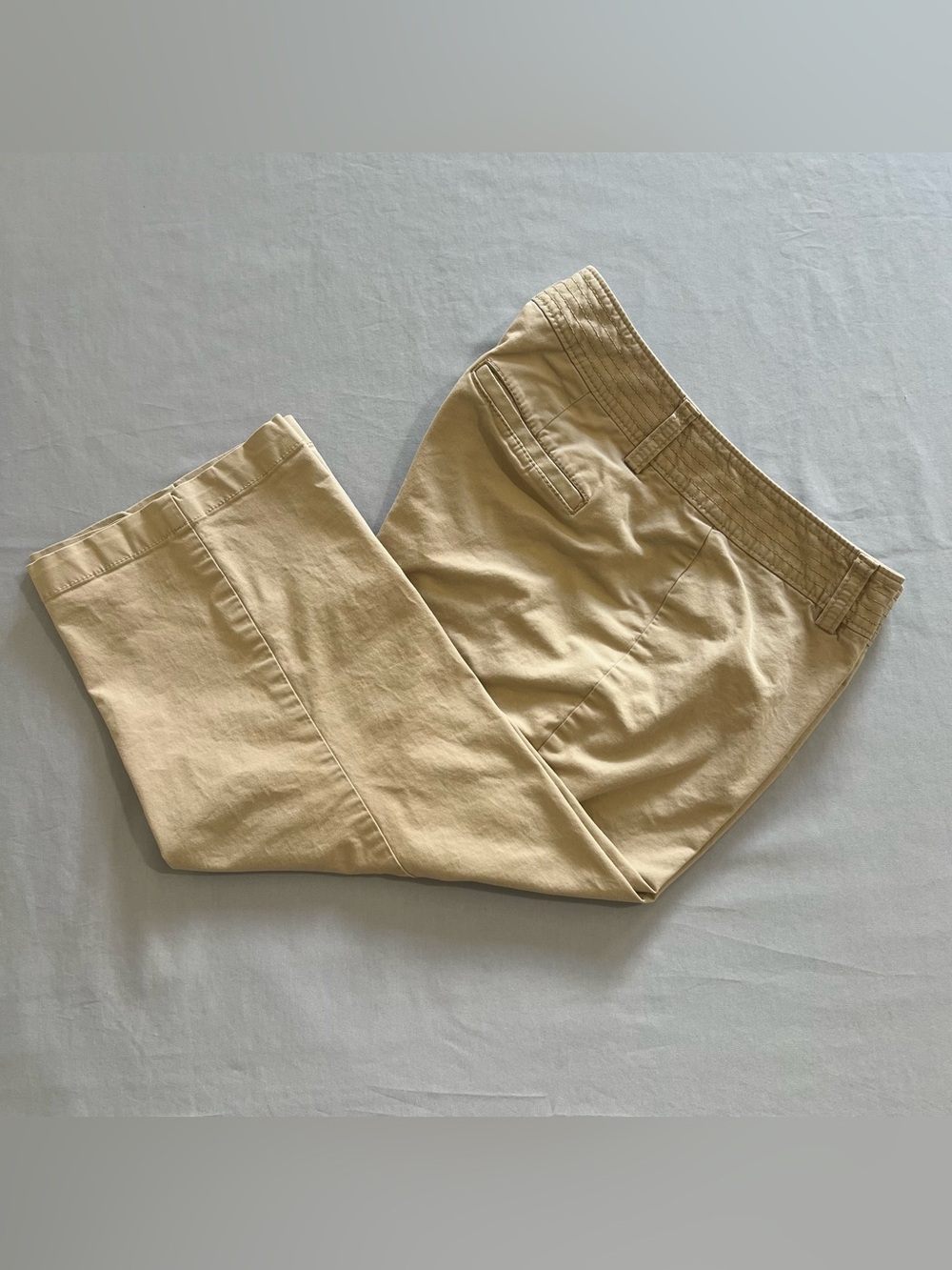 Ann Taylor Women's Light Beige Capris - Size 6P